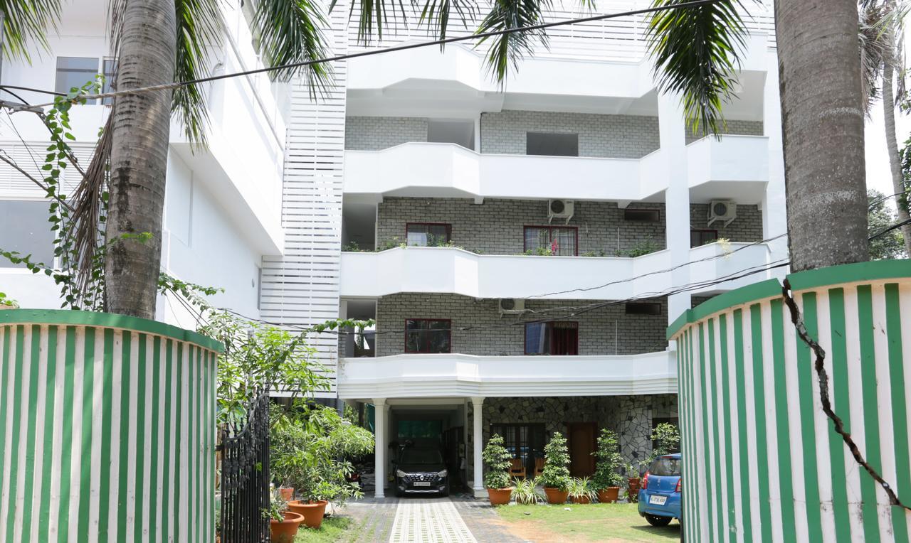 Heaven Gardens Hotel Kochi Eksteriør billede