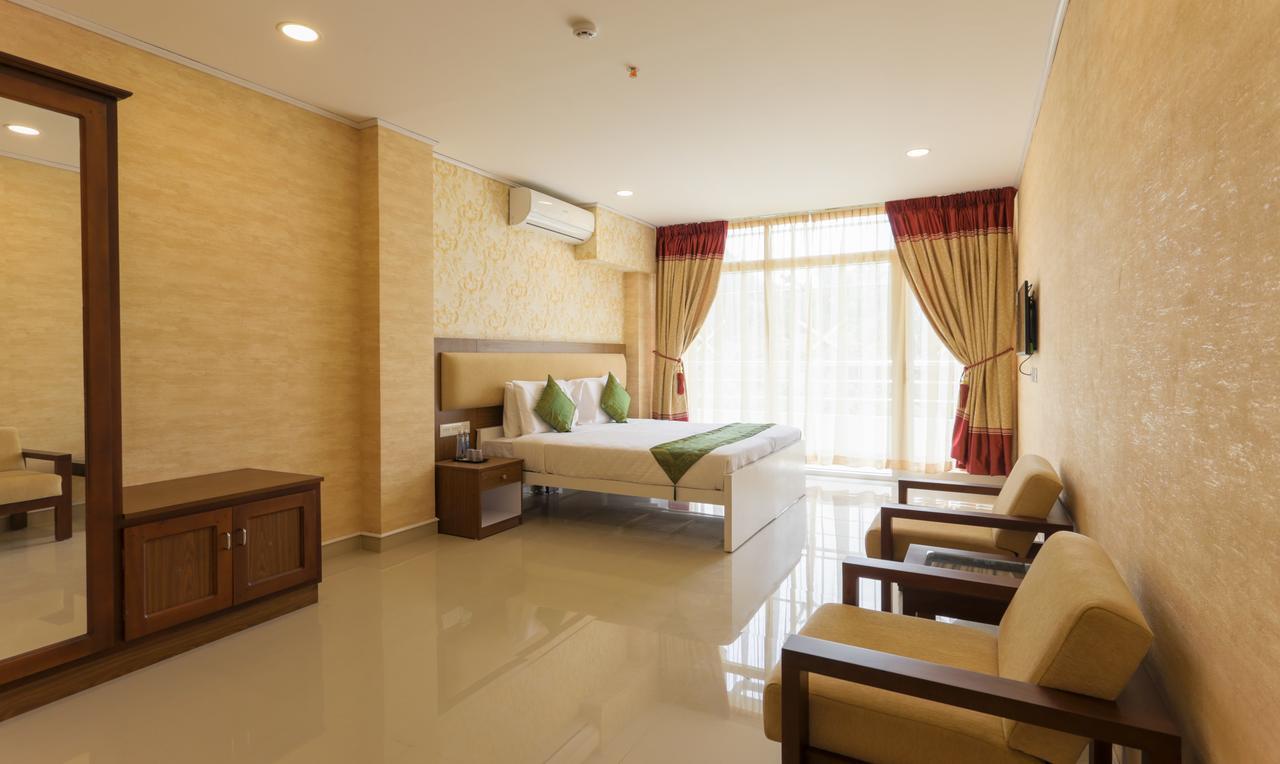 Heaven Gardens Hotel Kochi Eksteriør billede