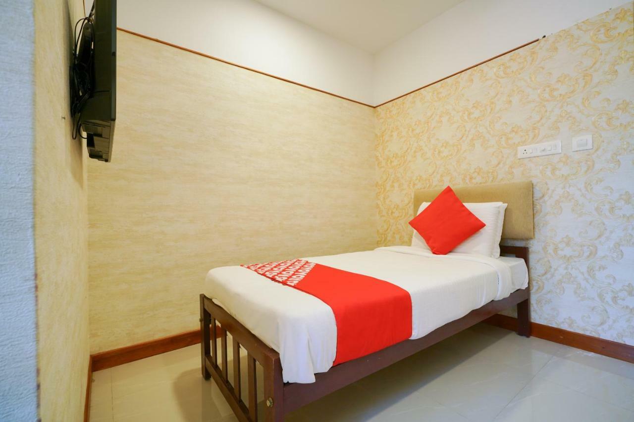 Heaven Gardens Hotel Kochi Eksteriør billede