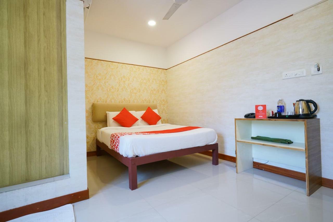Heaven Gardens Hotel Kochi Eksteriør billede