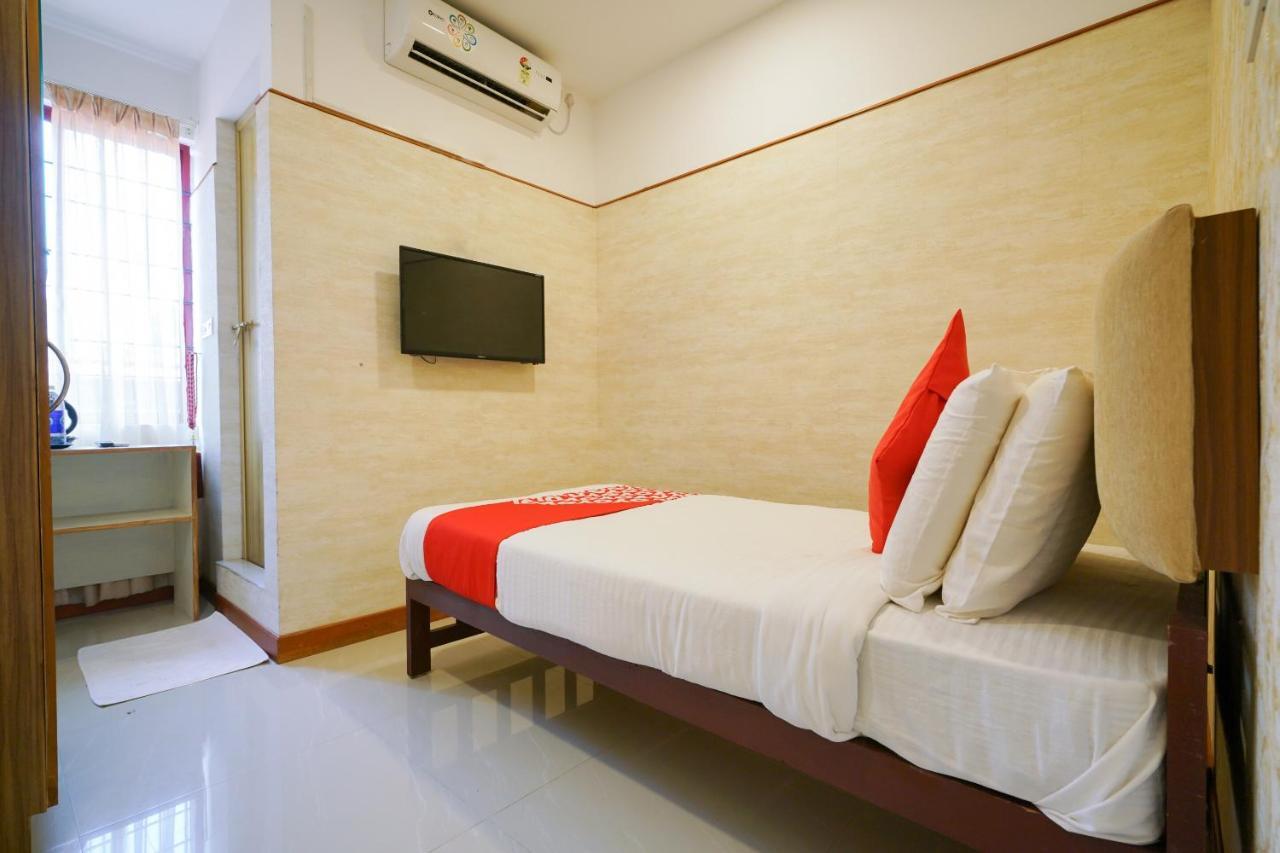 Heaven Gardens Hotel Kochi Eksteriør billede